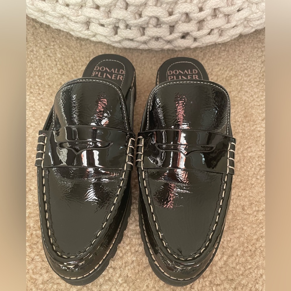 Donald J. Pliner black patent leather mules. New. never worn  size 7.5